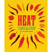 Heat: Cooking With Chillies, The World's Favourite Spice (Editura: Quercus/Books Outlet, Autor: Kay Plunkett-Hogge ISBN 9781782069386)